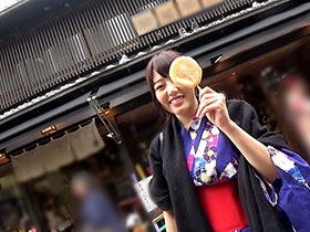 おっさんぽ 浜崎真緒と京都はんなり中出し旅行の巻　サンプル画像02